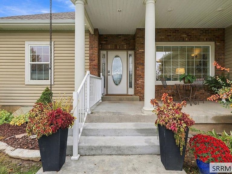 769 S Katie Ct photo 4