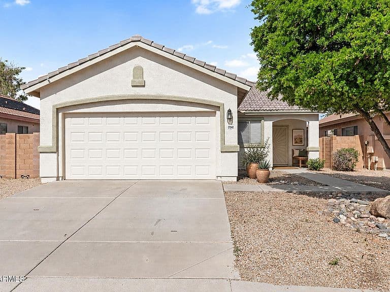 17040 W ABERDEEN Drive photo 3