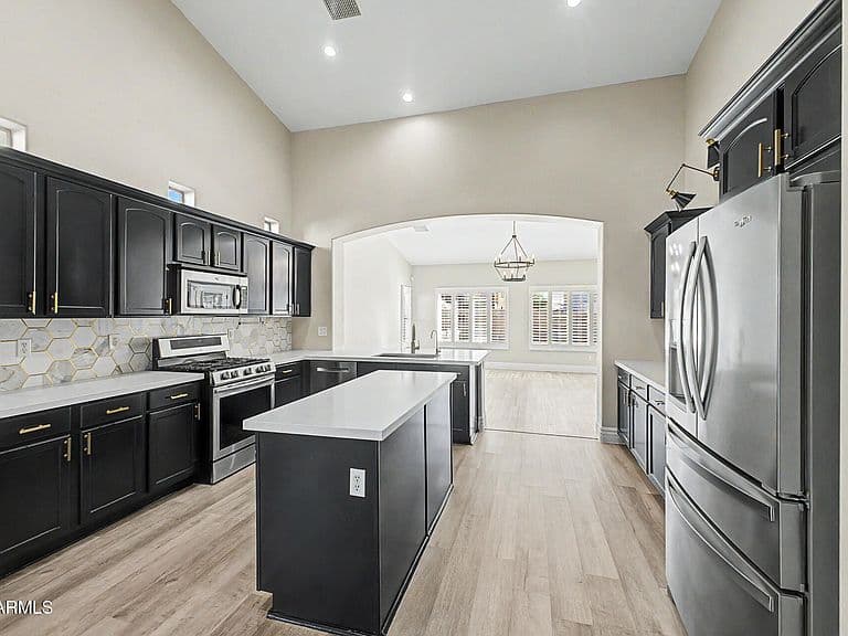 30427 W VALE Drive photo 4