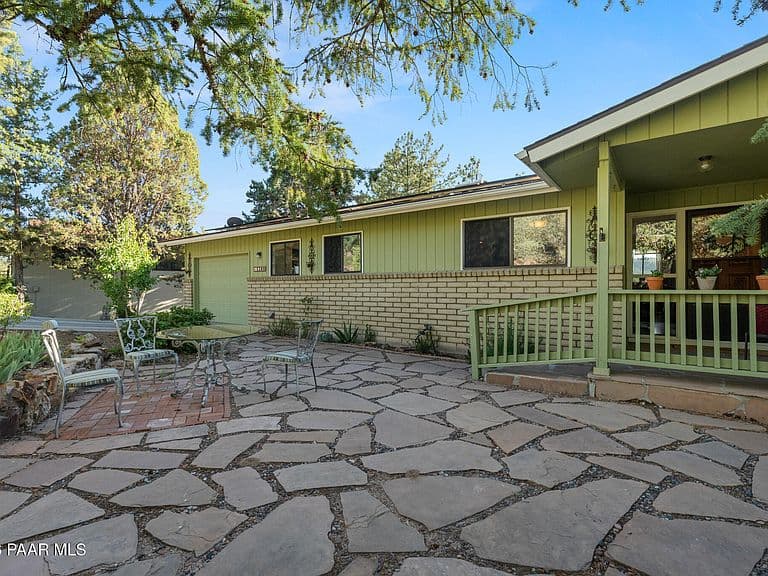 1180 Deerfield Rd photo 2