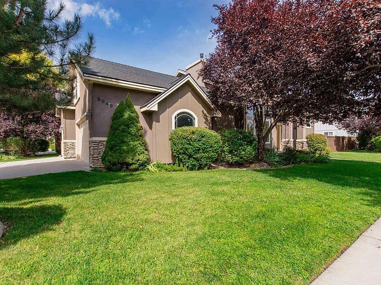 5949 Moose Creek Way photo 4