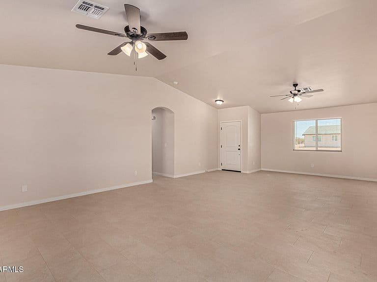10542 S 296TH Lane photo 4