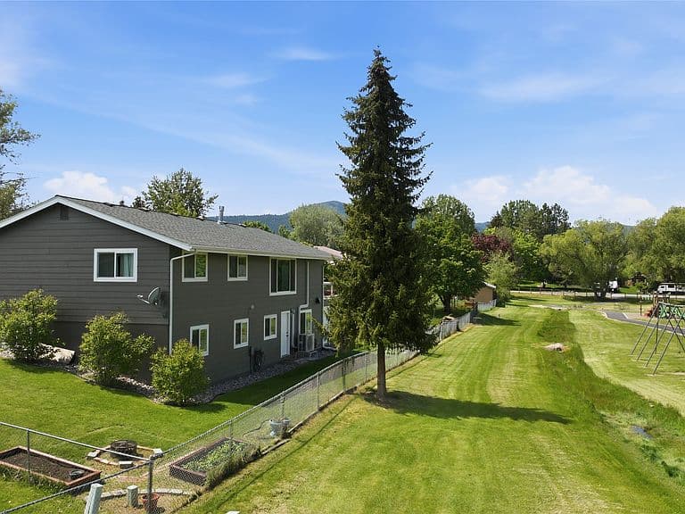 8540 Mourning Dove Dr photo 2