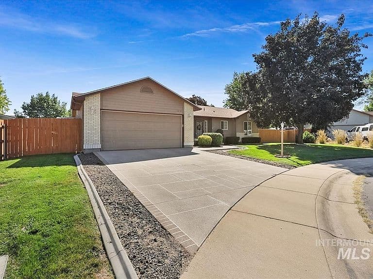 2866 N Penny Royal Pl photo 2