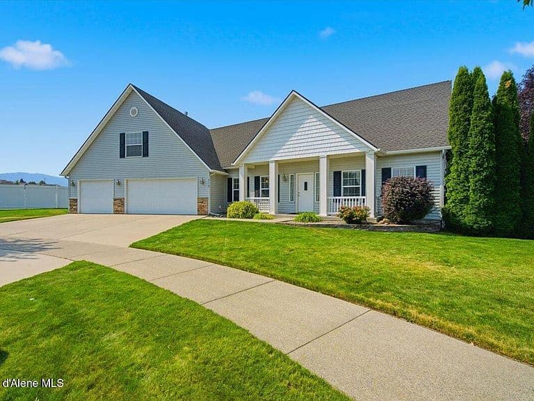 3719 N Cleveland Ct photo 2