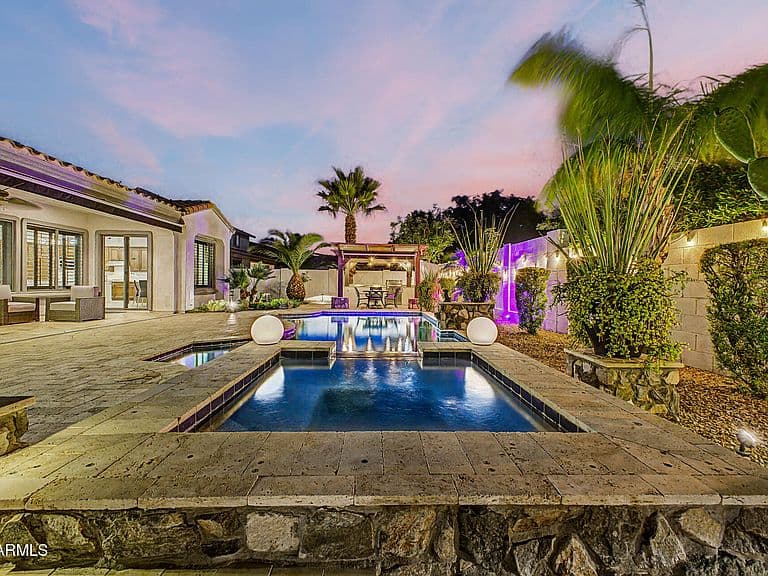 14817 W ESCONDIDO Drive N photo 1