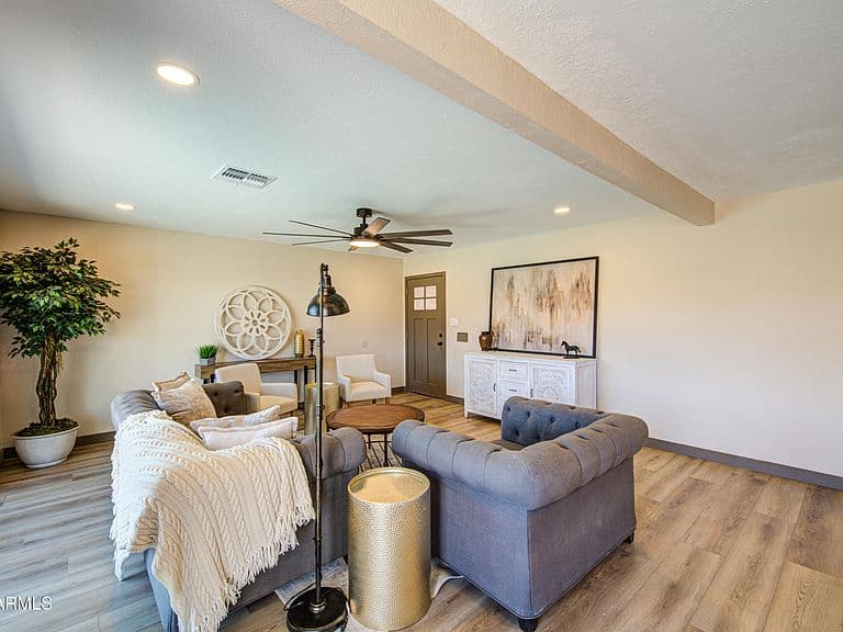 3823 W ROSE Lane photo 5