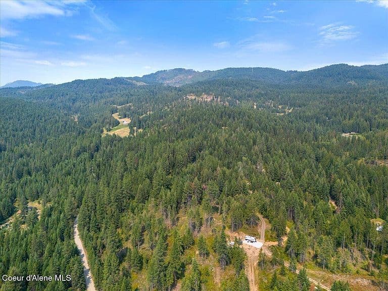 1040 Salee Creek Rd photo 3