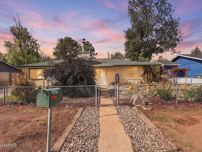 2815 N Tindle Blvd photo 3
