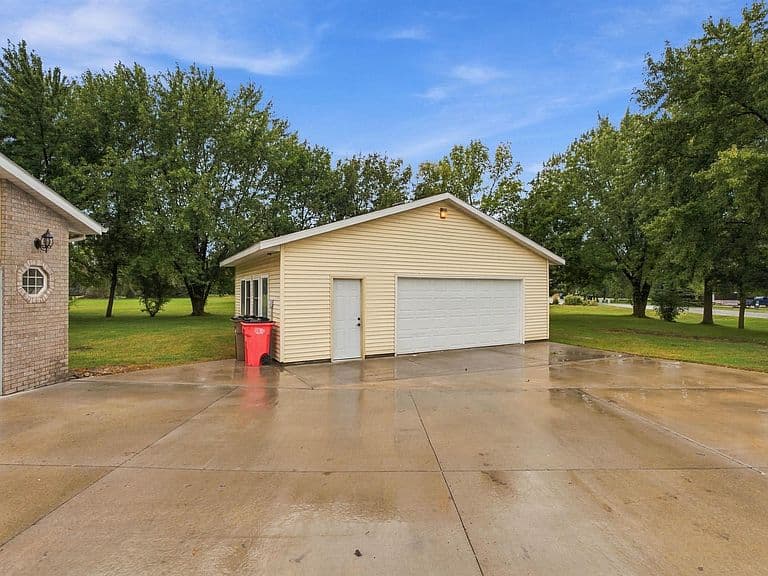 27091 Mariah Pl photo 3