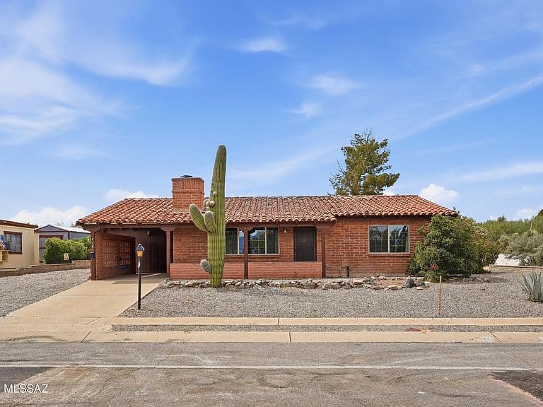 424 S Abrego Dr photo 1