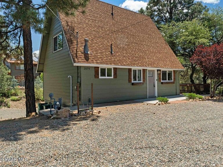 2079 W Redwood Way photo 1