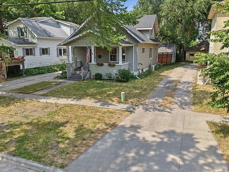 1433 2nd Ave S photo 1