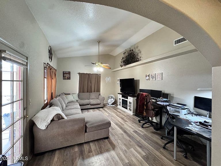 1514 S PARK Street photo 3
