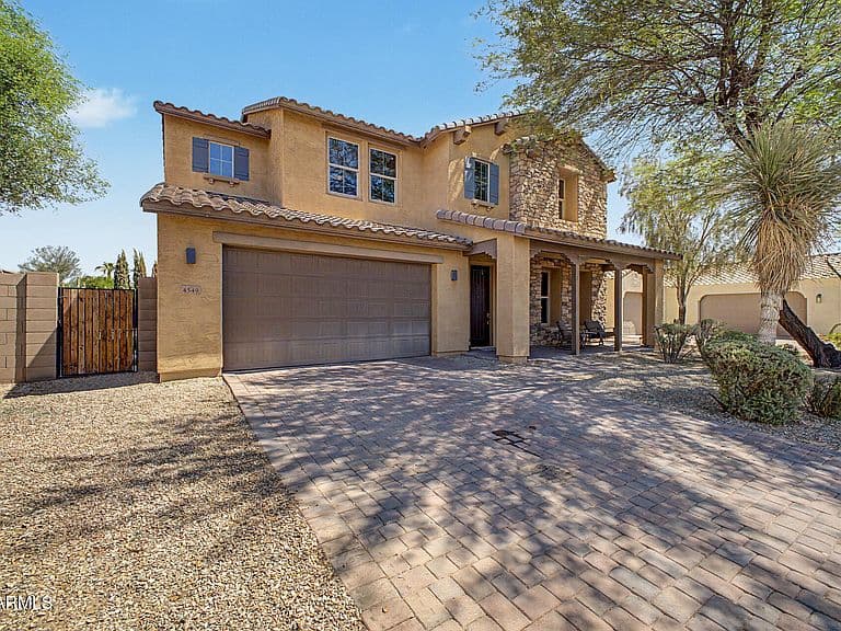 4549 N 155TH Lane photo 3