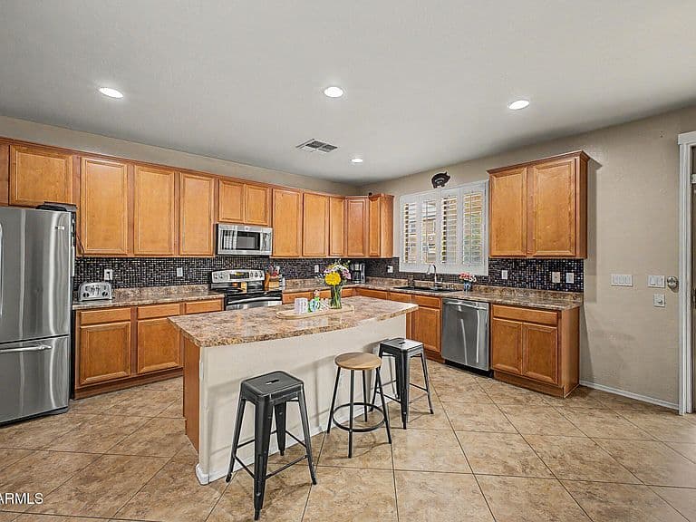 15708 W SHANGRI LA Road photo 5