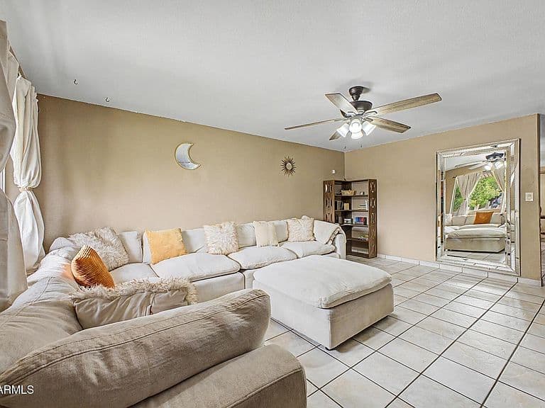 3613 W Echo Lane photo 4