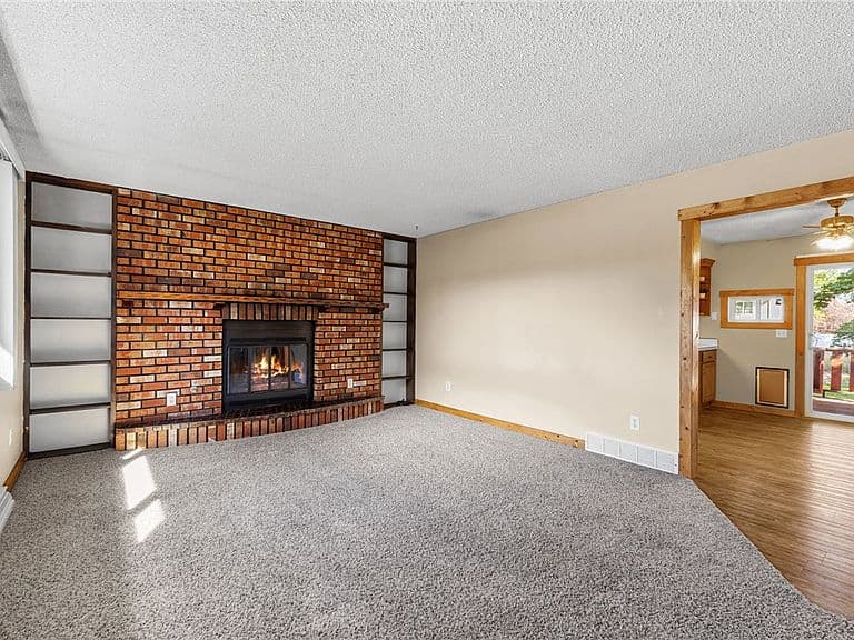 823 Anchor Ave photo 4