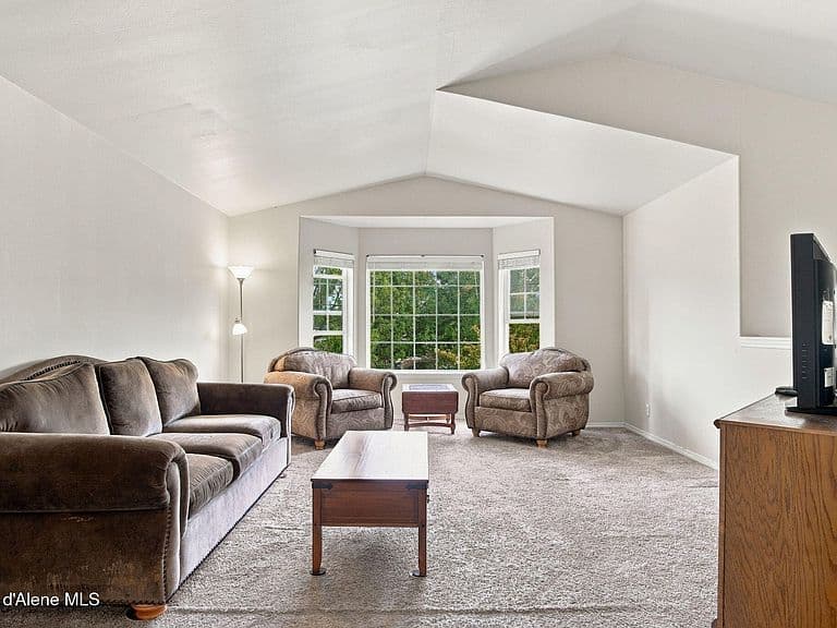 8220 N Salmonberry Loop photo 4