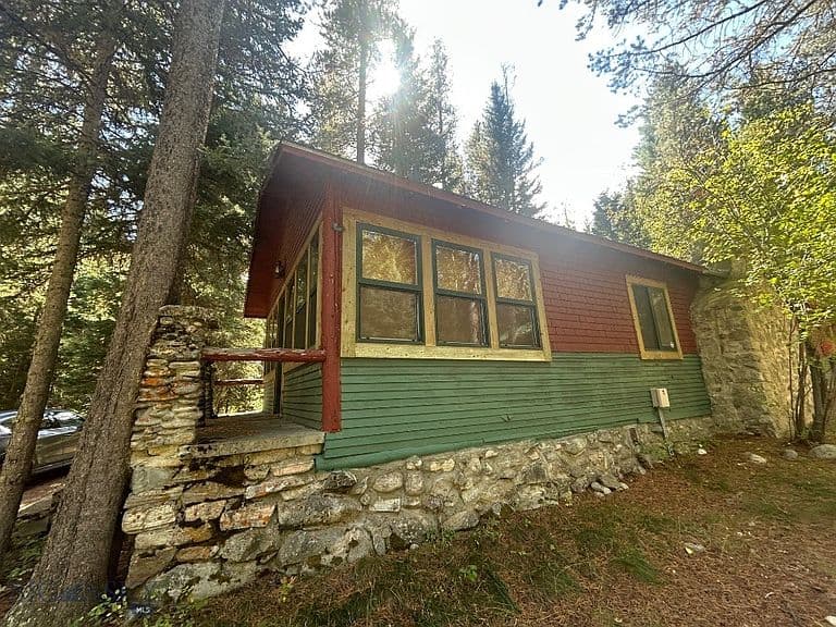 1040 Cascade Creek Rd photo 2