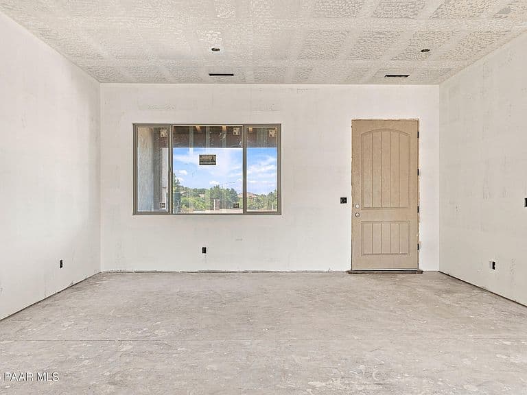 5465 W Carma Cir photo 4