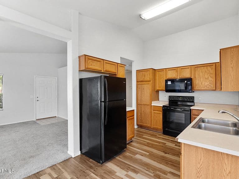 15011 W HEARN Road photo 2