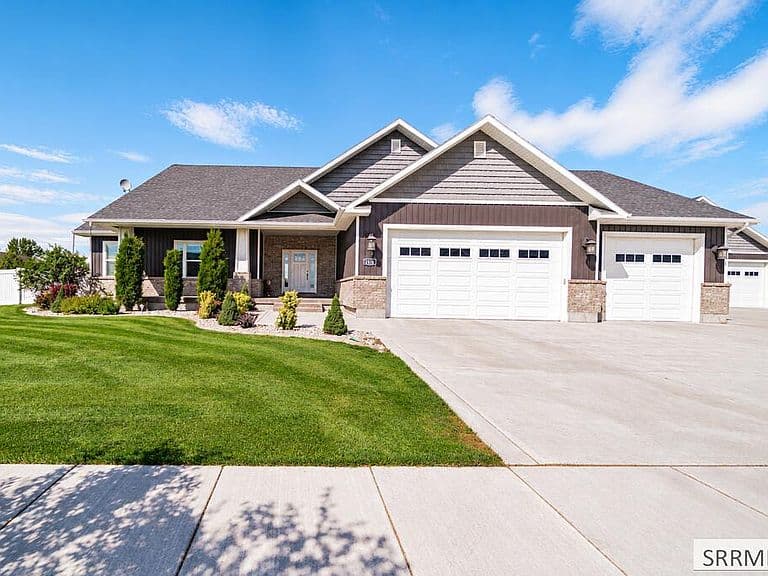 2141 E Cedar Point Ln photo 1