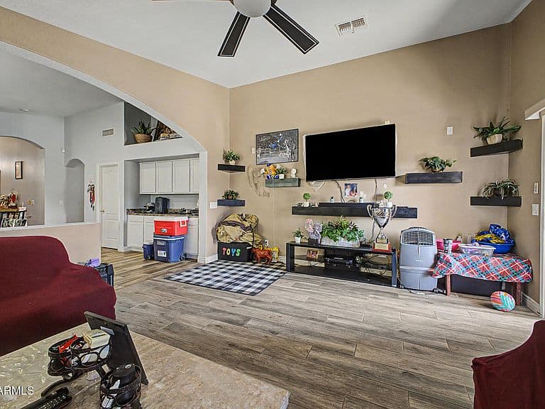 4623 W DESERT Lane photo 3