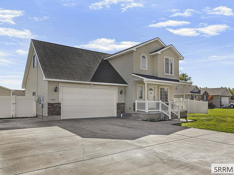 3000 Lilac Cir photo 1