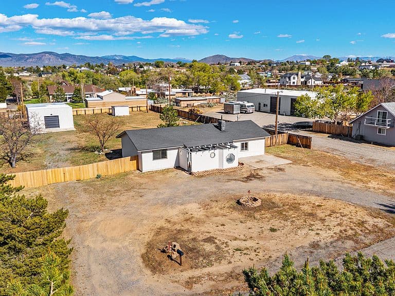 3587 Arcadia Dr photo 4