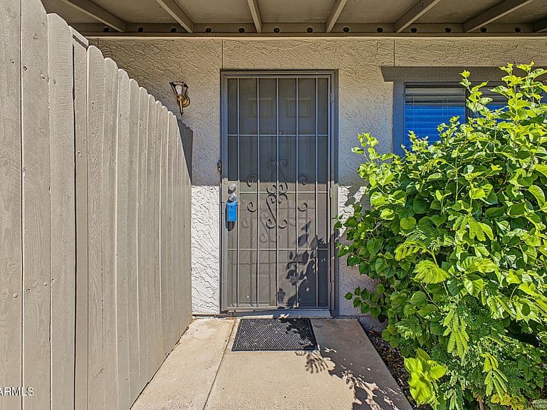 286 W PALOMINO Drive #13 photo 4