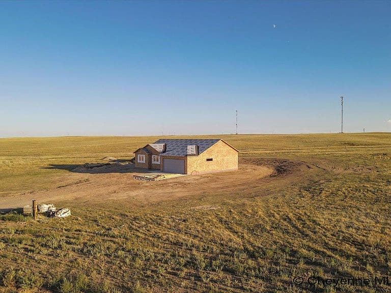 2177 Roan Trl photo 2