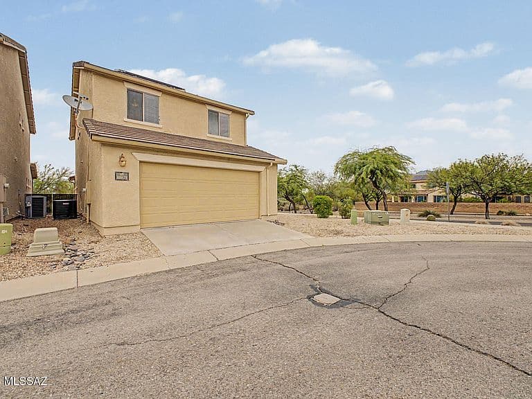 10675 E Singing Canyon Dr photo 3