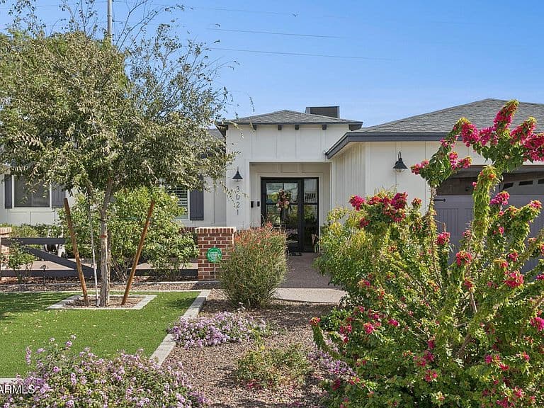 3021 N 47th Pl photo 2