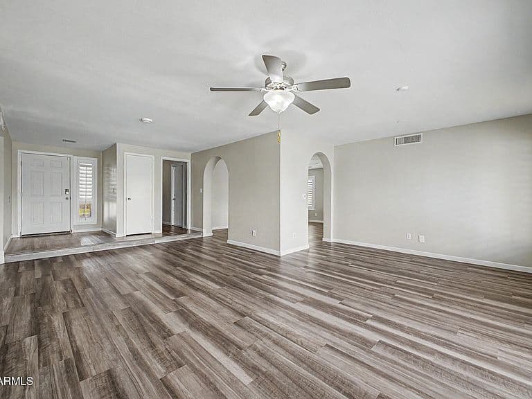 2063 W GILA Lane photo 2