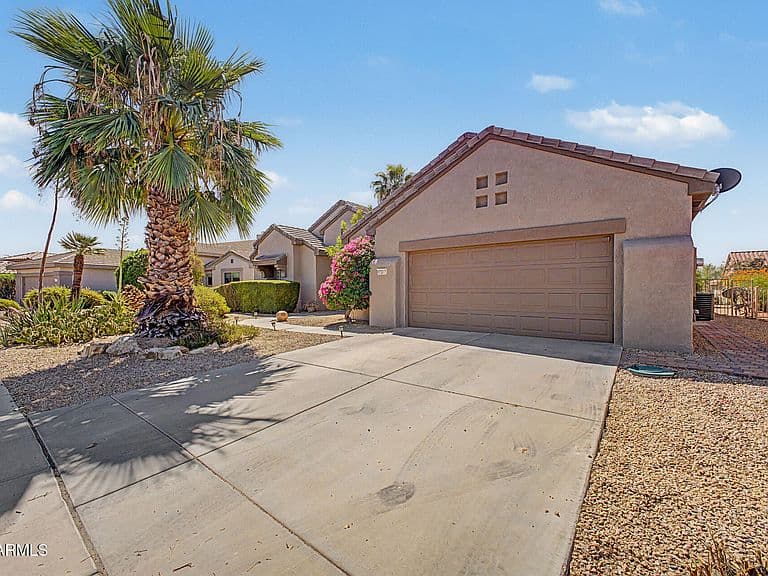 15243 W PINEHURST Lane photo 1