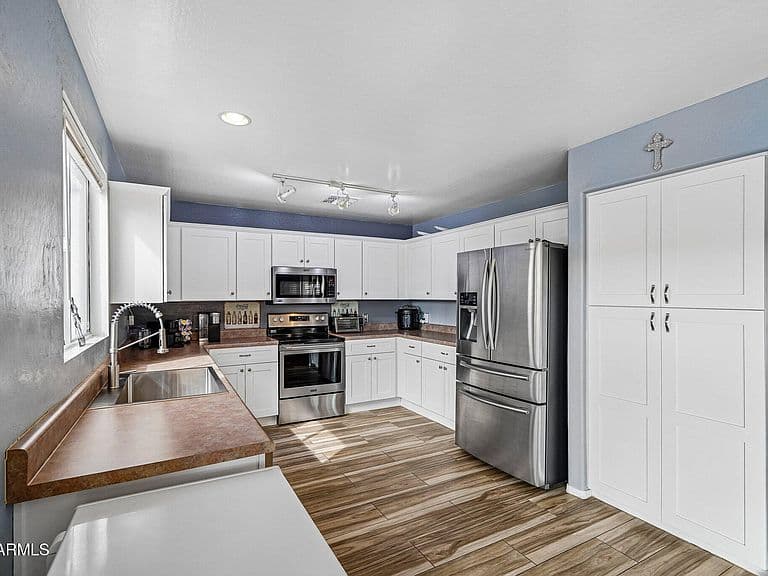 12917 W CHERRY HILLS Drive photo 2
