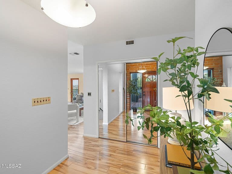 5036 N Calle Bosque photo 4