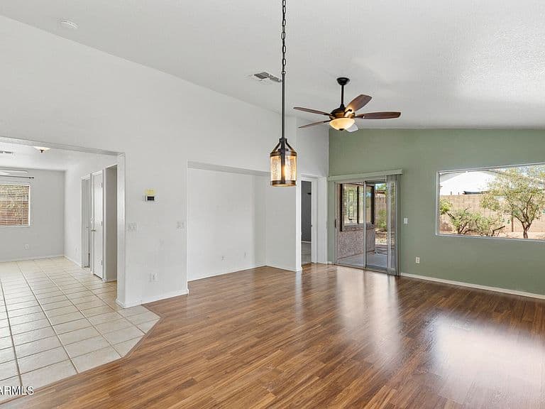 10126 E OBISPO Avenue photo 4