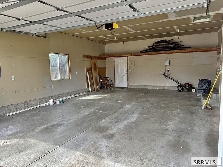 534 S Holladay Dr photo 3