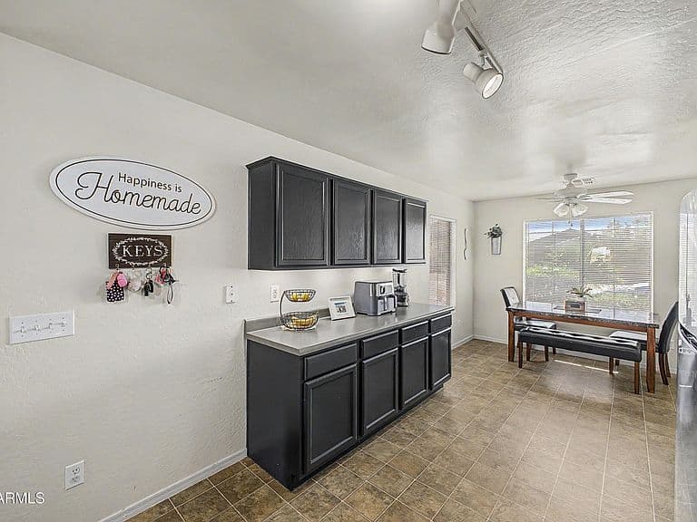 7453 S SKYLARK Lane photo 4