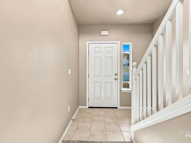 1055 N Ryde Ave photo 5