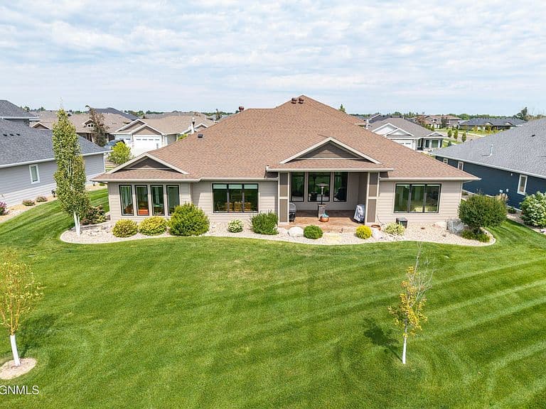 1011 Reserve Ln photo 2