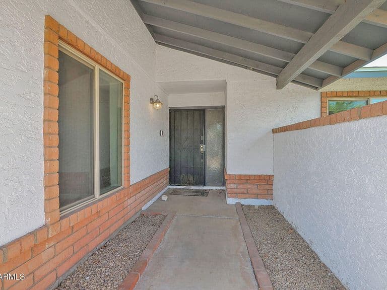 604 W PLATA Avenue photo 2