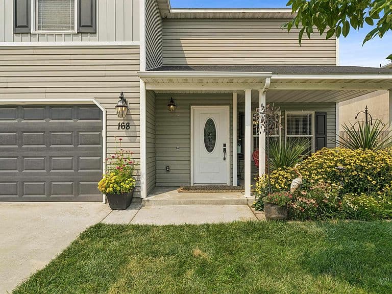 168 E Willow Creek Dr photo 3