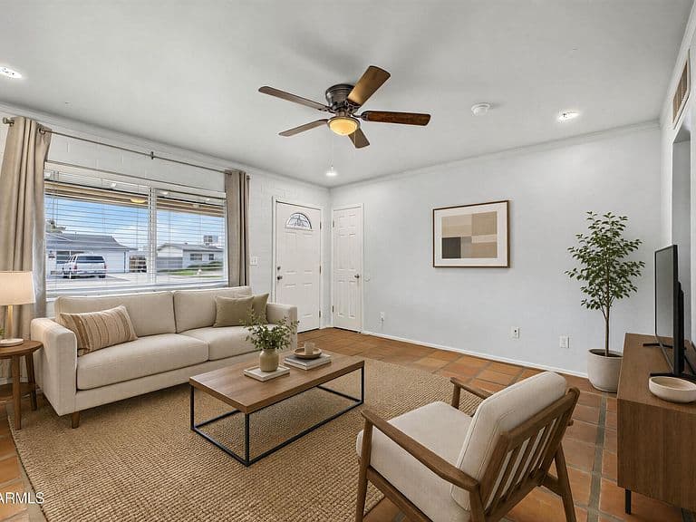 15039 N 28TH Drive photo 4