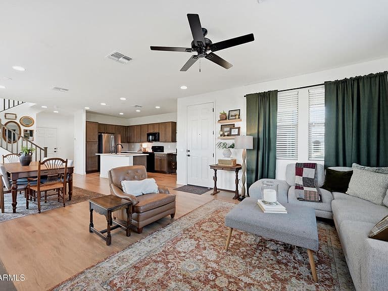 1311 W SPARROW Drive photo 3