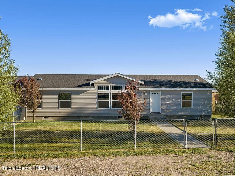 14 13th St photo 1