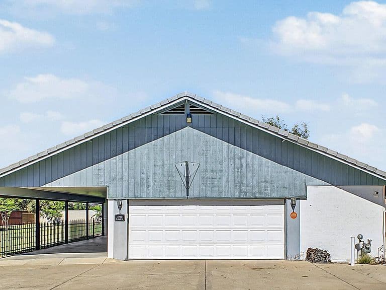 1251 N GILBERT Road photo 1