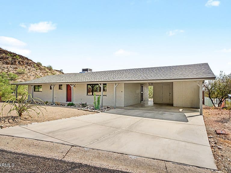 1743 E CINNABAR Avenue photo 2
